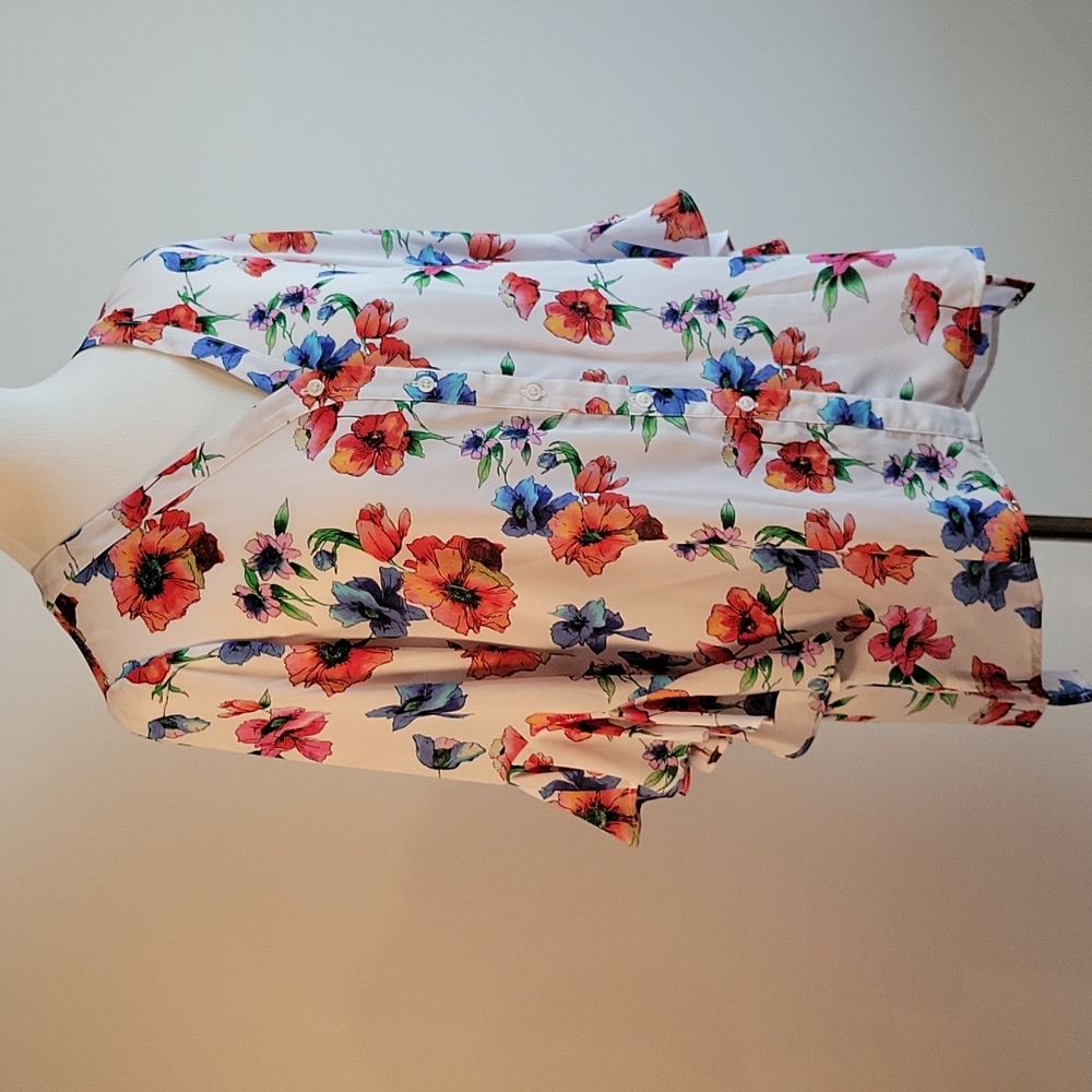 Top Small Multi Floral High Low NWT Slim Factor